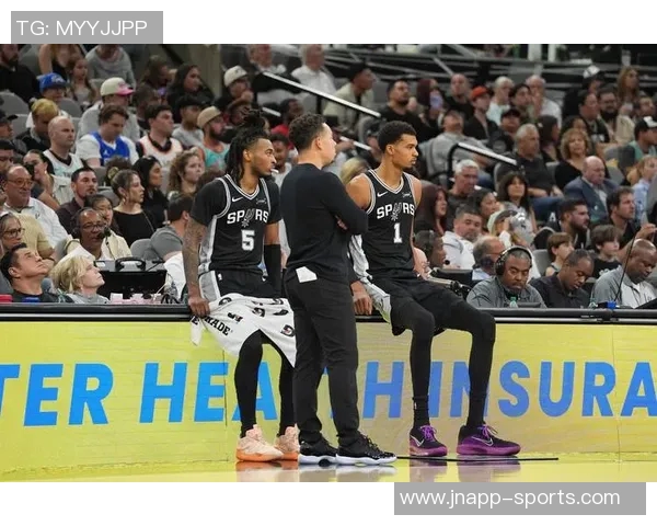 戈贝尔因垫脚文班遭罚一级恶意与技犯马刺获四罚球及球权优势 戈贝尔因垫脚文班遭罚一级恶意与技犯马刺获四罚球及球权优势